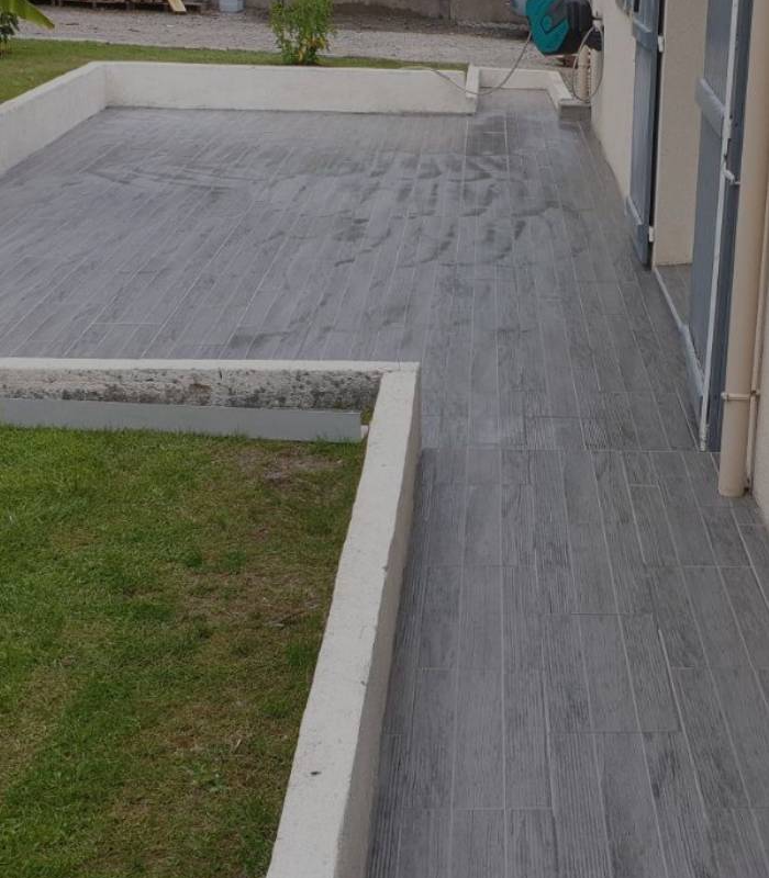 Faïence murale pour salle de bain moderne à Guérande