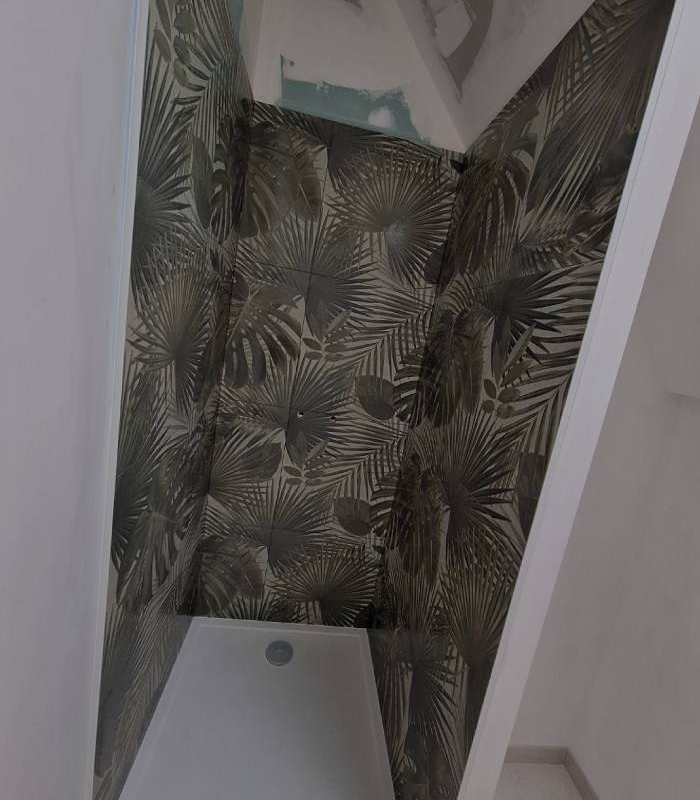 Faïence murale pour salle de bain moderne à Guérande